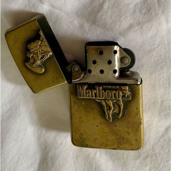 Vintage RARE 1986 Marlboro Man Cowboy Rider Lasso Brass Zippo Lighter USA - Picture 3 of 4